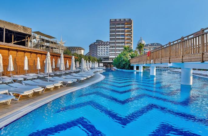 Saturn Palace Resort