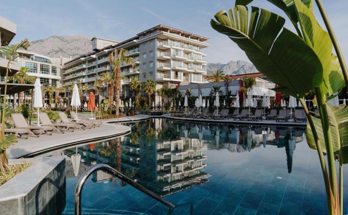 Akra Kemer