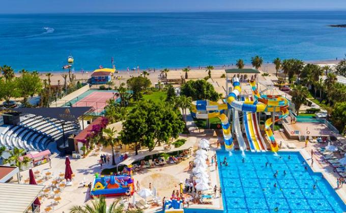 Mira Meridia Beach Resort Hotel