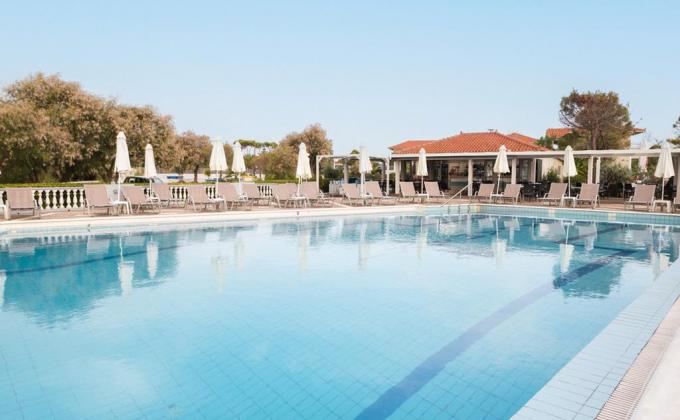 Kalamaki Beach Hotel