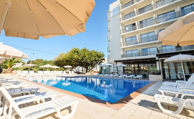 AzuLine Hotel S&apos;Anfora & Fleming