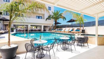 La Stella Suites