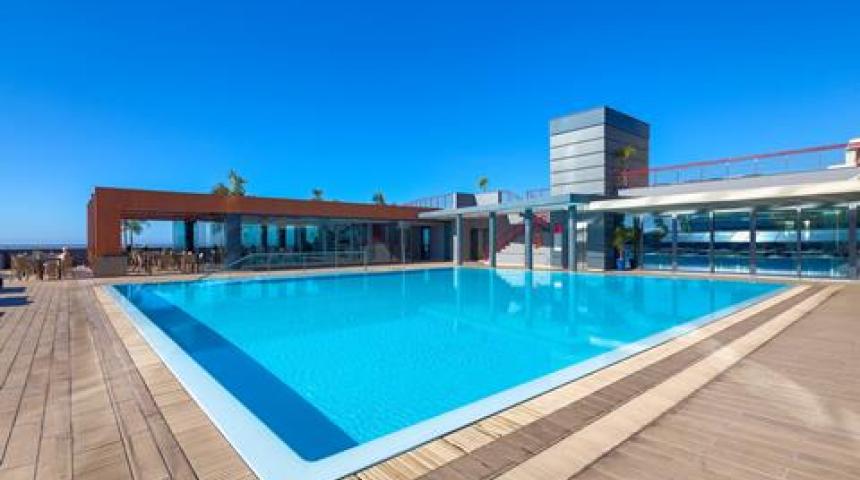 Four Views Monumental Lido
