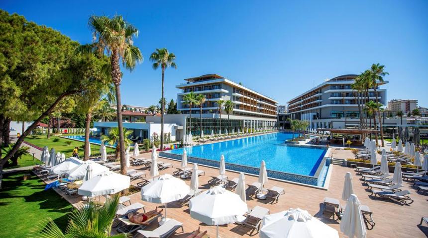 Acanthus & Cennet Barut Collection