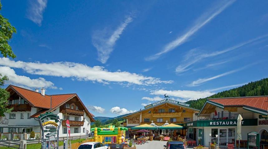 Jagdhof und Alpenfex